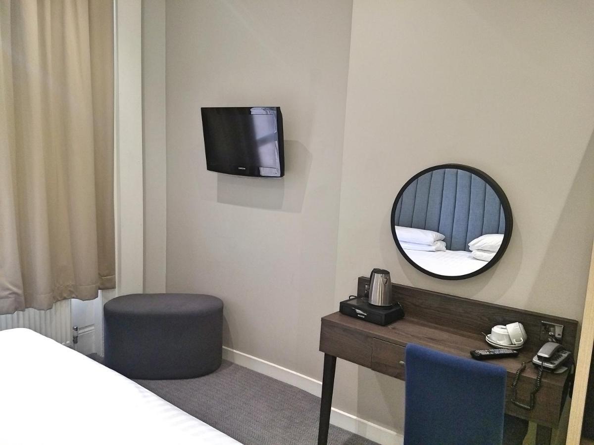 Garden Court Отель 3*