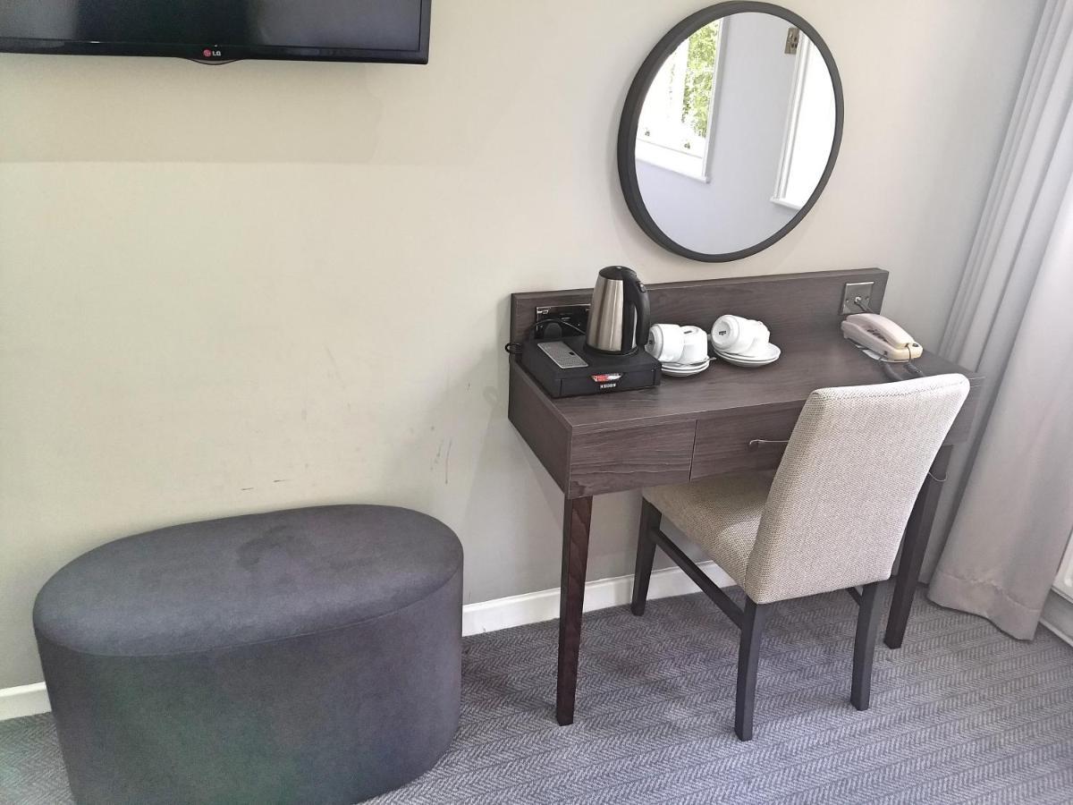 Отель Garden Court 3*