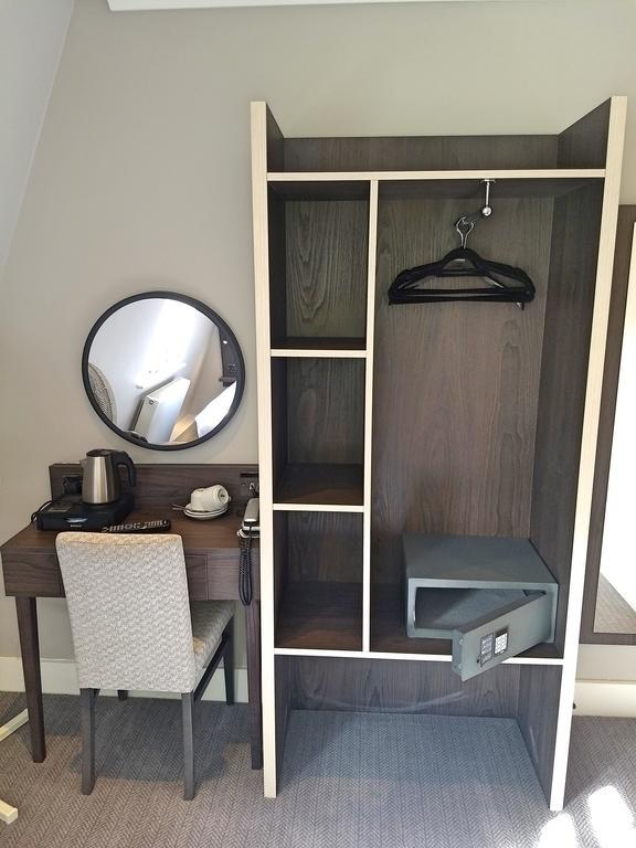 Garden Court Отель 3*